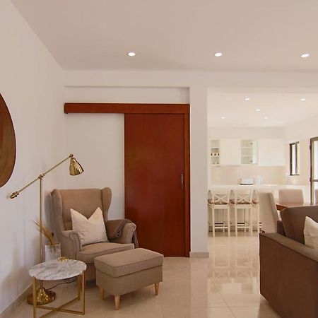 Phaedrus Living: City View Luxury Flat Androcleous Paphos Eksteriør billede