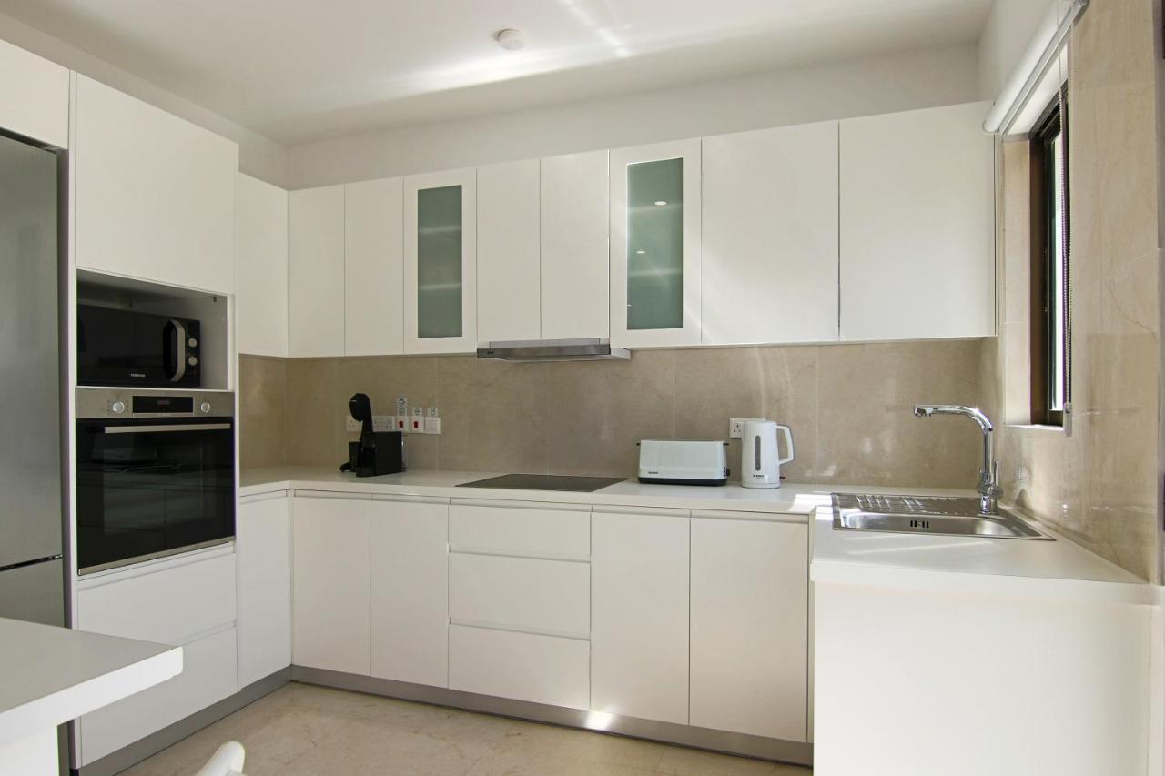 Phaedrus Living: City View Luxury Flat Androcleous Paphos Eksteriør billede