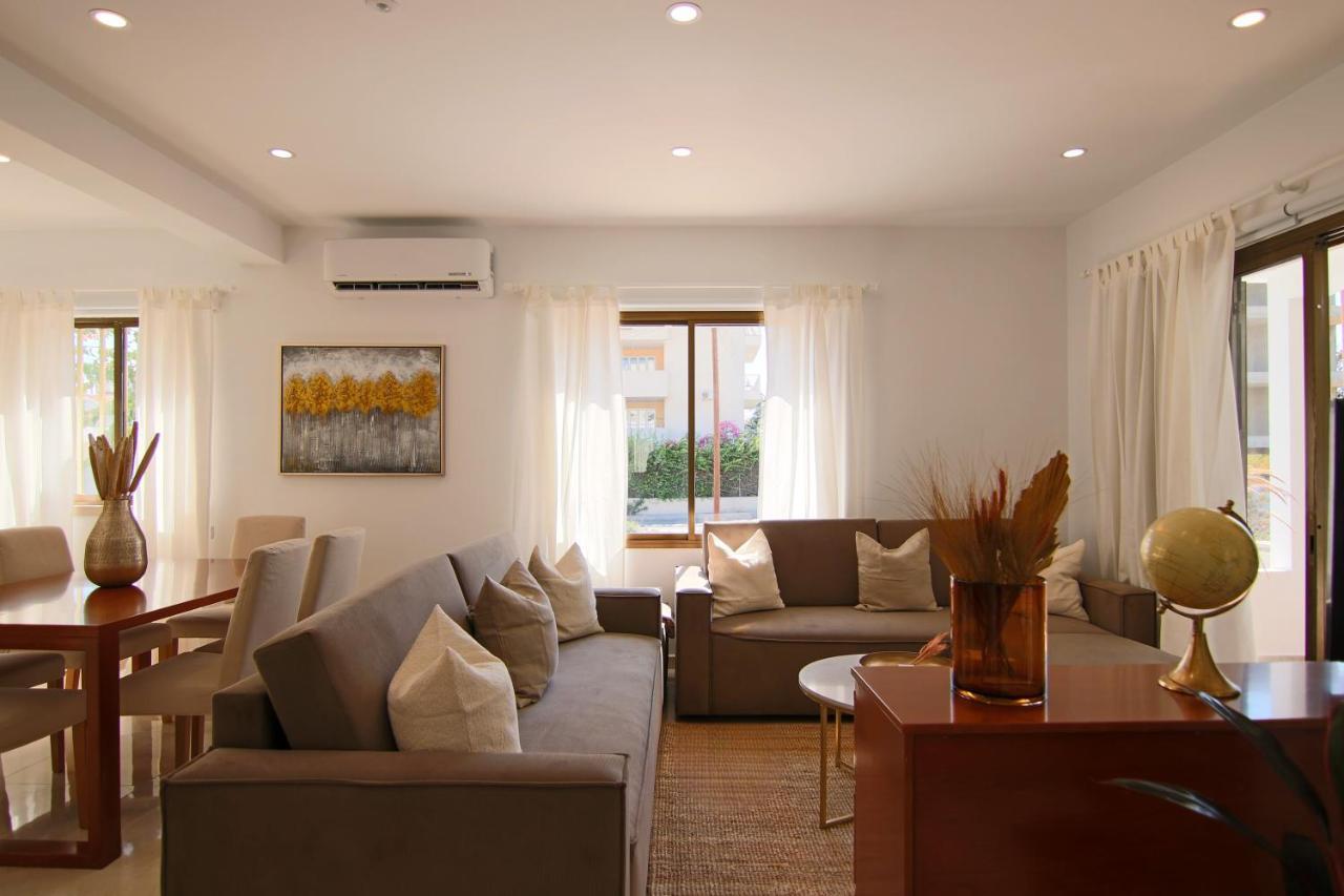 Phaedrus Living: City View Luxury Flat Androcleous Paphos Eksteriør billede